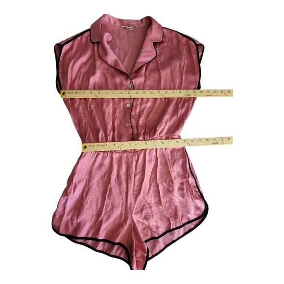Victoria’s Secret Pink Satin Pajama Romper Size Small - Picture 6 of 9